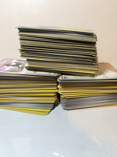 Pokémon Trading Card Lot - 100 common Assorted Cards Mixed Stack Used NM/LP