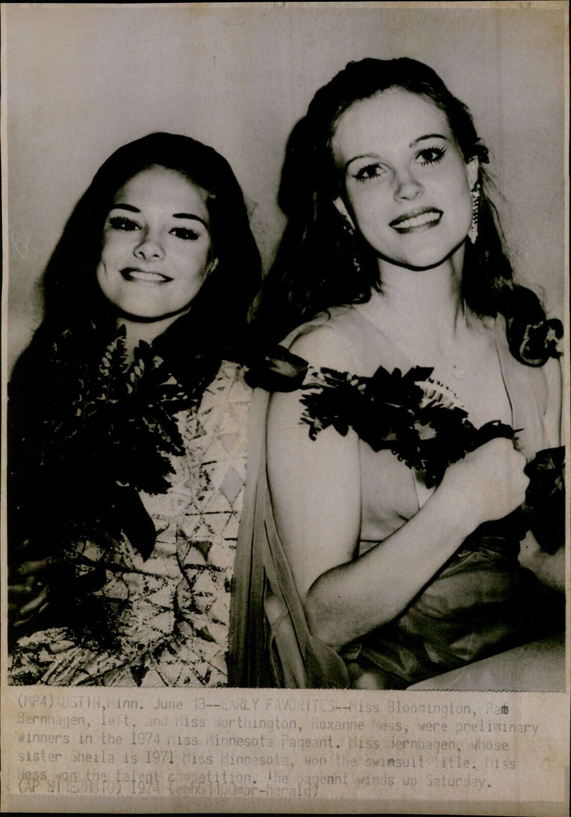 LG786 1974 Wire Photo PAM BERNHAGEN ROXANNE NESS Pretty Beauty Pageant Queens