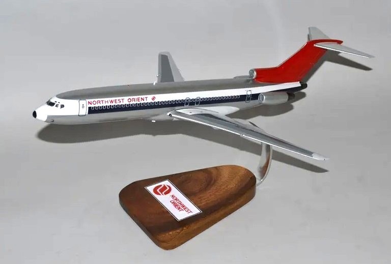 Northwest Orient Airlines Boeing 727-200 Desk Display 1/100 Model SC Airplane Northwest Orient Airlines Boeing 727-200 Desk Display 1/100 Model SC Airplane
