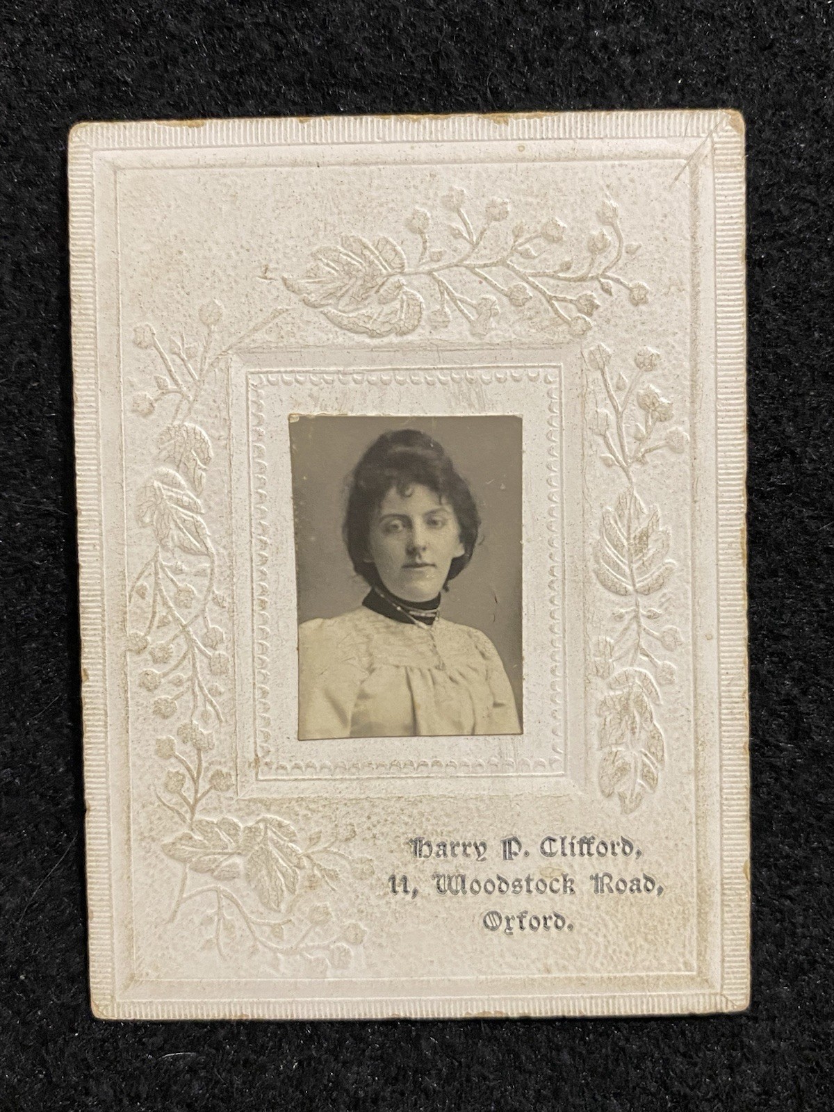 Oxford England Pretty Woman Oxfordshire UK Antique Mini CDV Photo