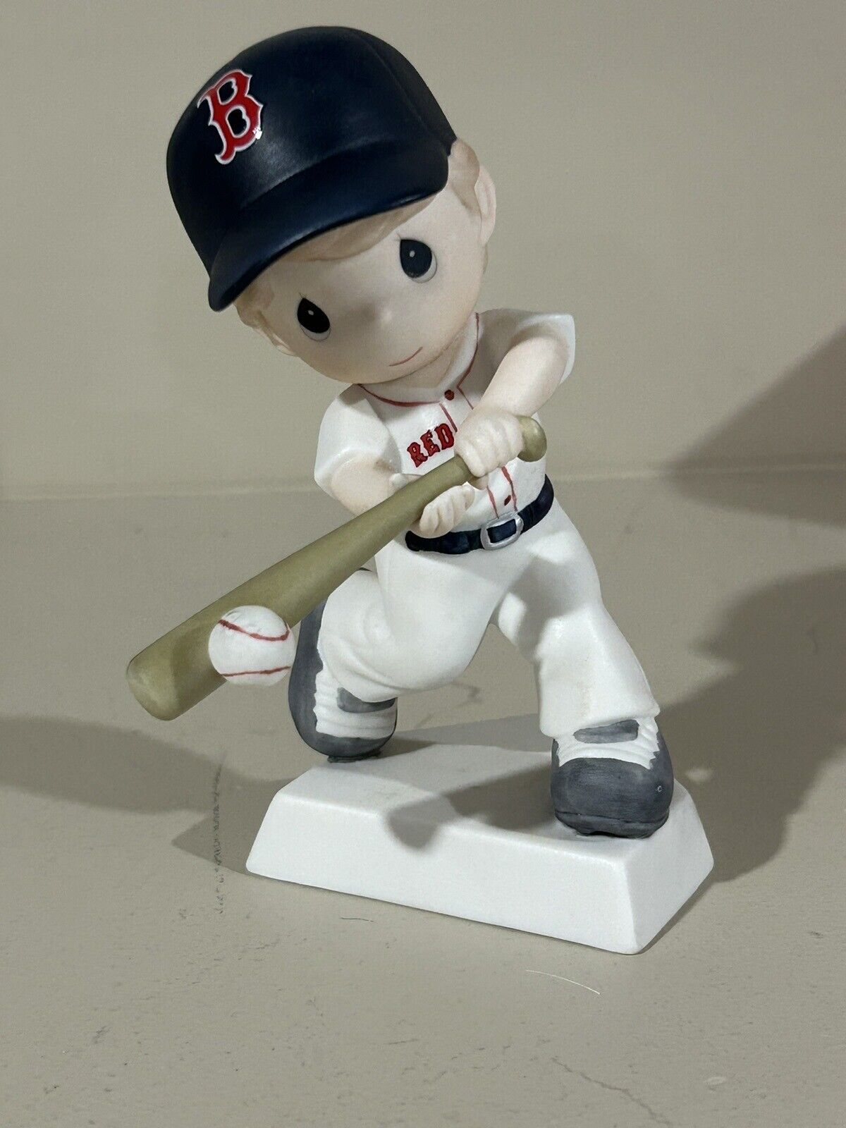 Precious Moments BOSTON REDSOX MLB 2010 - SWING FOR THE FENCE 104041 Collectible