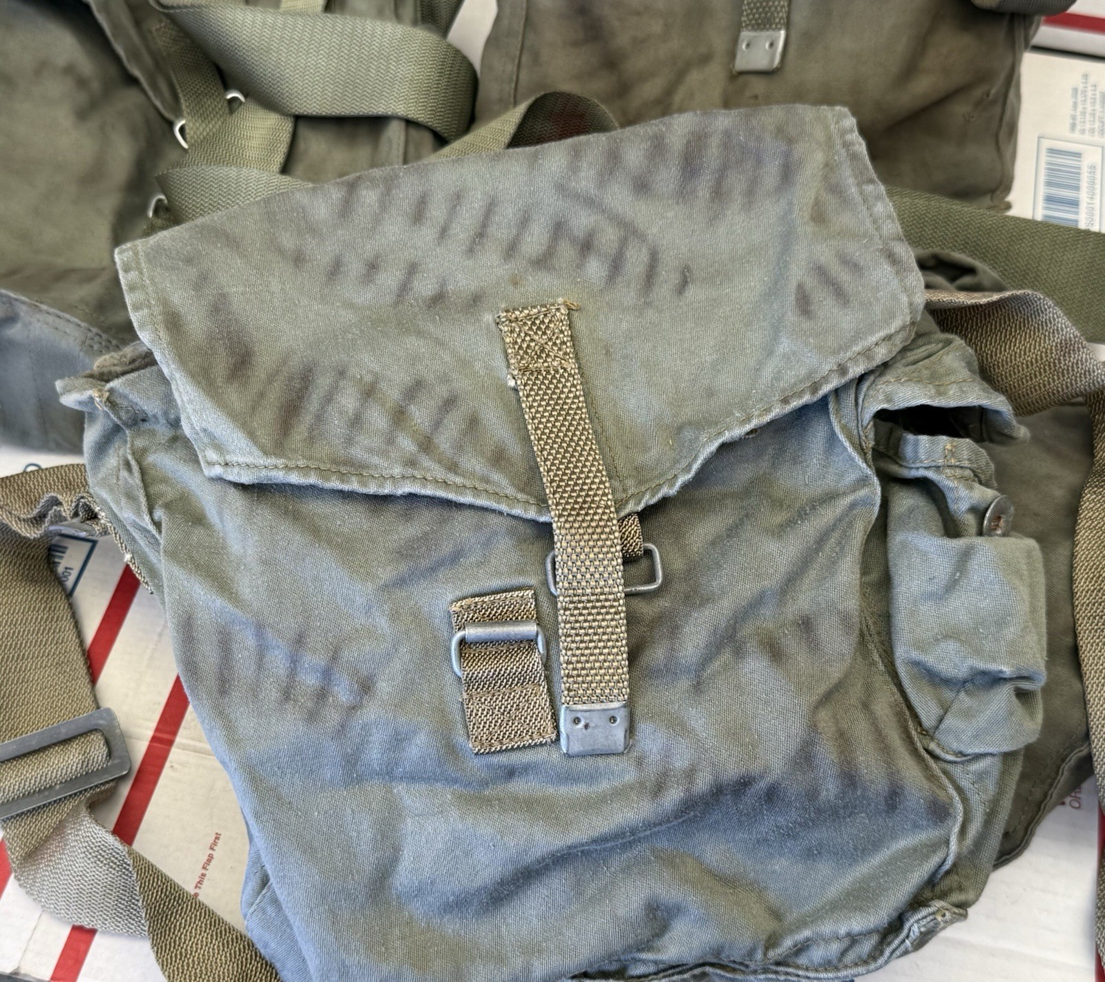 VINTAGE 1970’s POLISH MILITARY MESSENGER BAG SHOULDER BAG BAG ETC —
