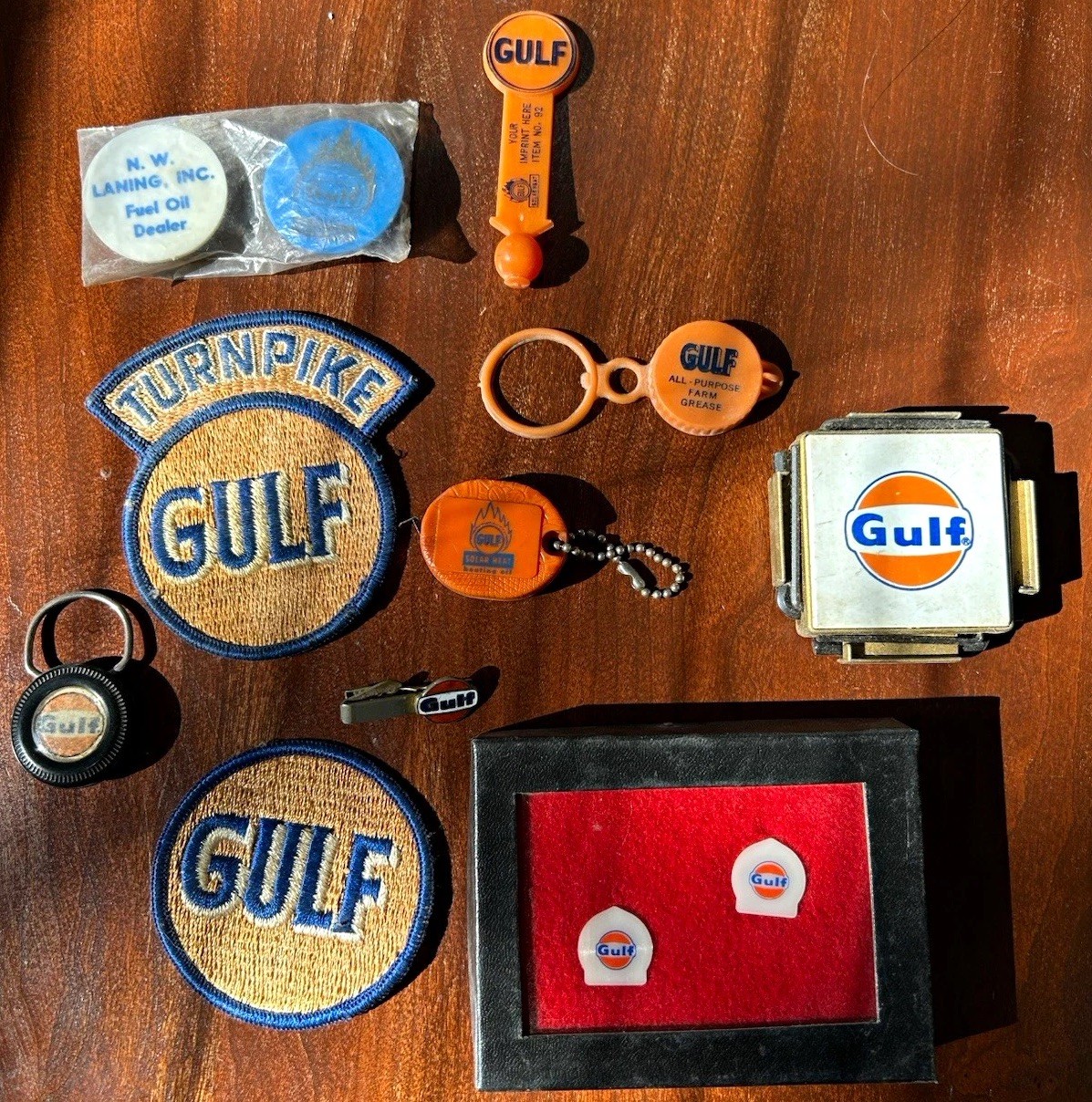 RARE Vintage Gulf Oil Memorabilia 10pc Lot Boxed Cufflinks Turnpike Patch Tokens