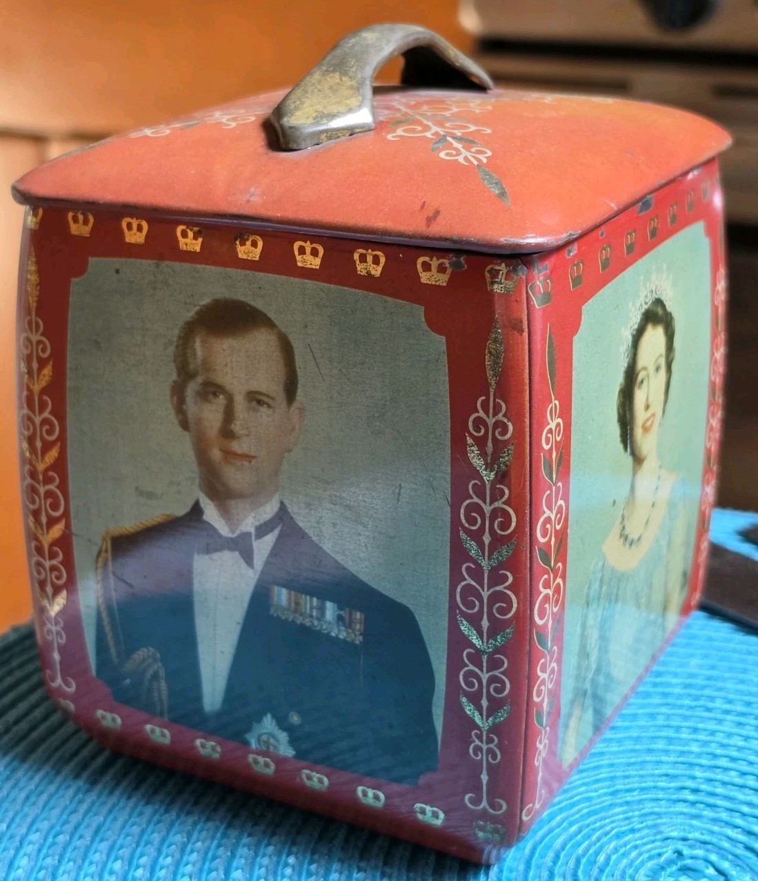 1953 Edward Sharp & Sons Corronation Commemorative Queen Elizabeth II Tea Tin 1953 Edward Sharp & Sons Corronation Commemorative Queen Elizabeth II Tea Tin