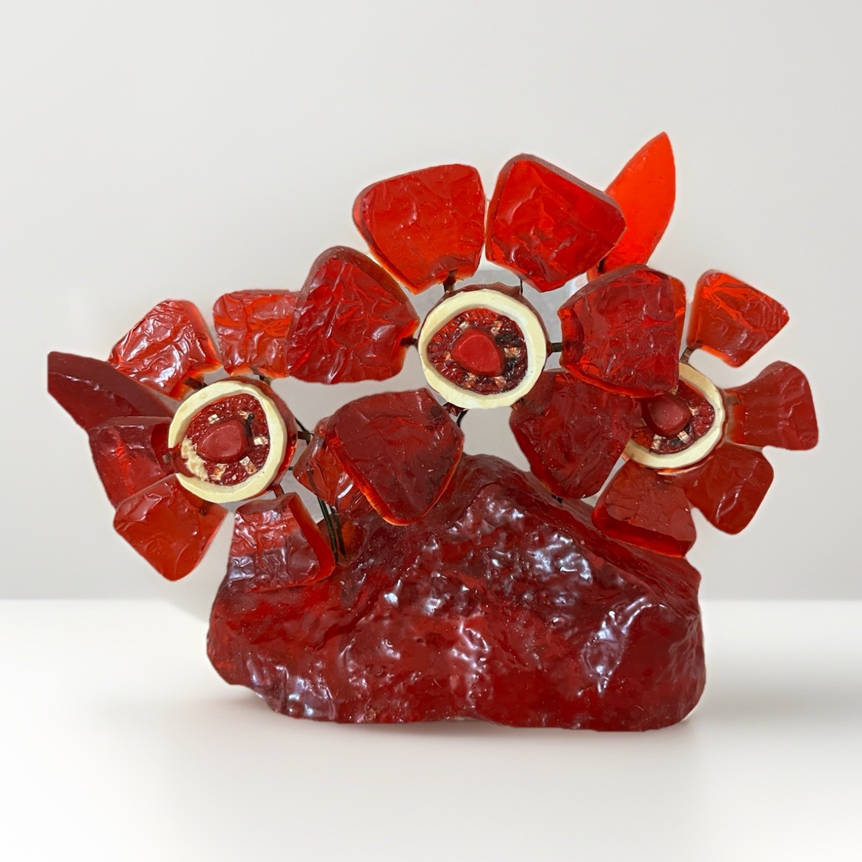 Nice Rare Cherry Red Lucite Flowers 60s Mid Century Vintage MCM Decor Bouquet Nice Rare Cherry Red Lucite Flowers 60s Mid Century Vintage MCM Decor Bouquet