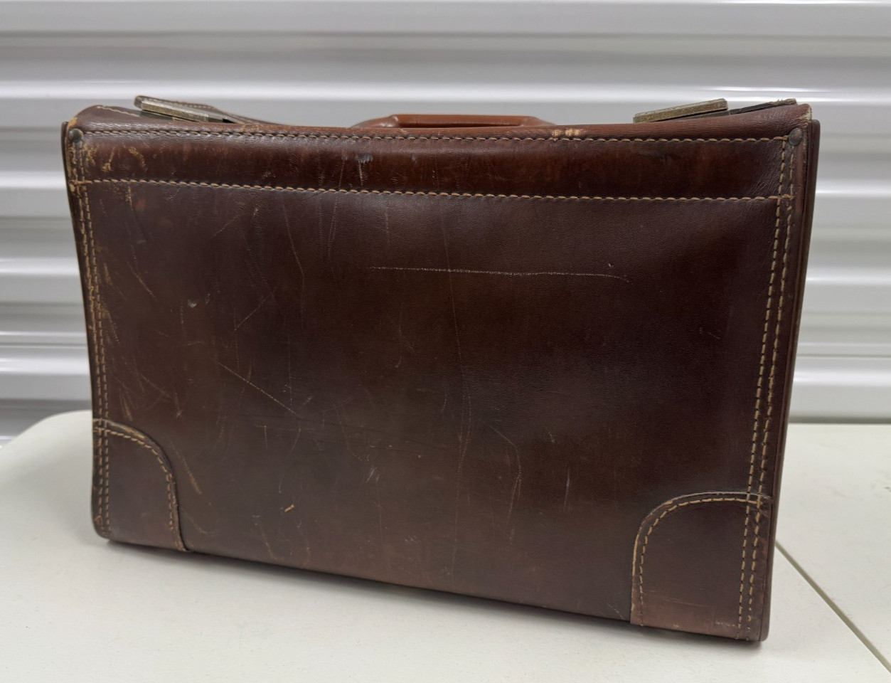 Vintage United Airlines Leather Pilot Briefcase RZB Wear 16x11x7 Brown Vintage United Airlines Leather Pilot Briefcase RZB Wear 16x11x7 Brown