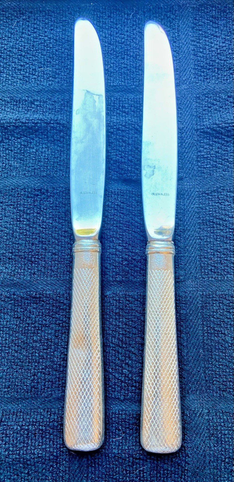 Vintage Pair P.R. Stainless Dinner Knives Diamond Crosshatch Handles 9\
