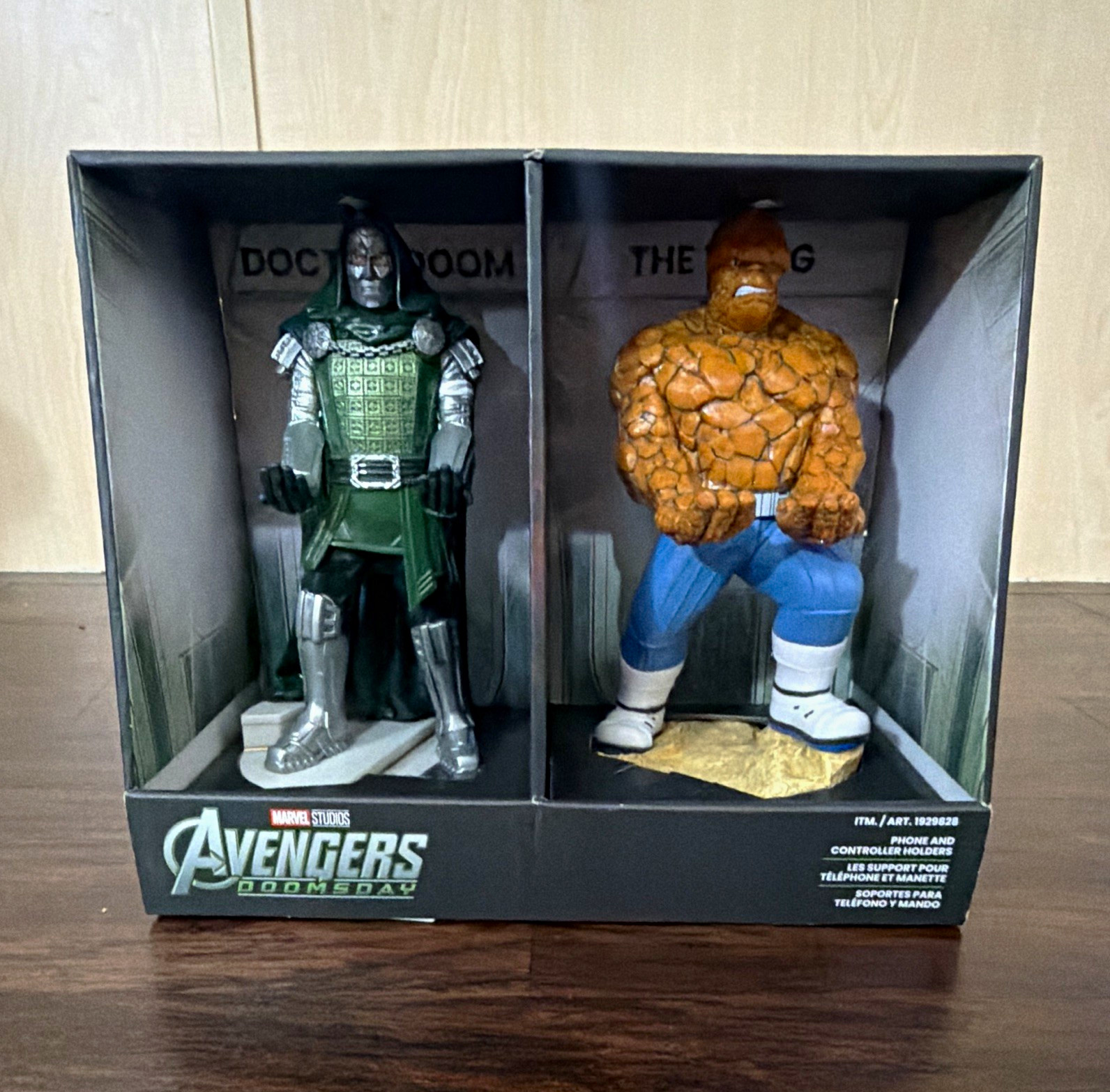 Cable Guys Marvel Avengers Doomsday Doctor Doom & The Thing Phone & Controller Cable Guys Marvel Avengers Doomsday Doctor Doom & The Thing Phone & Controller