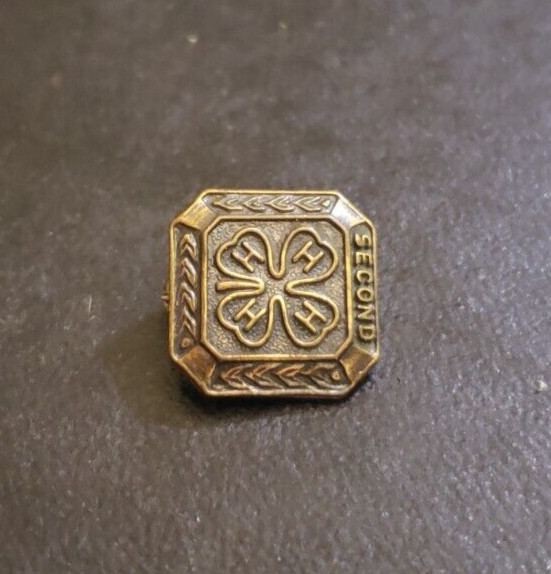 Small Vintage 4H Second Pin or Badge #W146