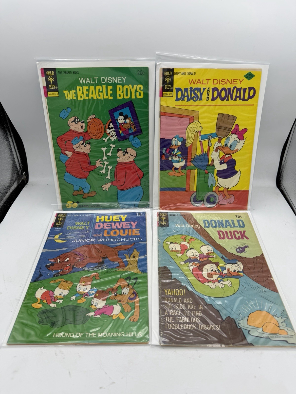 Walt Disney Comic Lot Beagle Boys, Donald Duck Gold Key Good Condition Lot 79 Walt Disney Comic Lot Beagle Boys, Donald Duck Gold Key Good Condition Lot 79