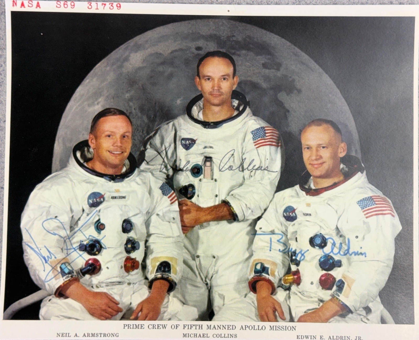 Apollo 11 Crew Signed Litho Armstrong, Aldrin, Collins (NASA Astronauts/Artemis) Apollo 11 Crew Signed Litho Armstrong, Aldrin, Collins (NASA Astronauts/Artemis)