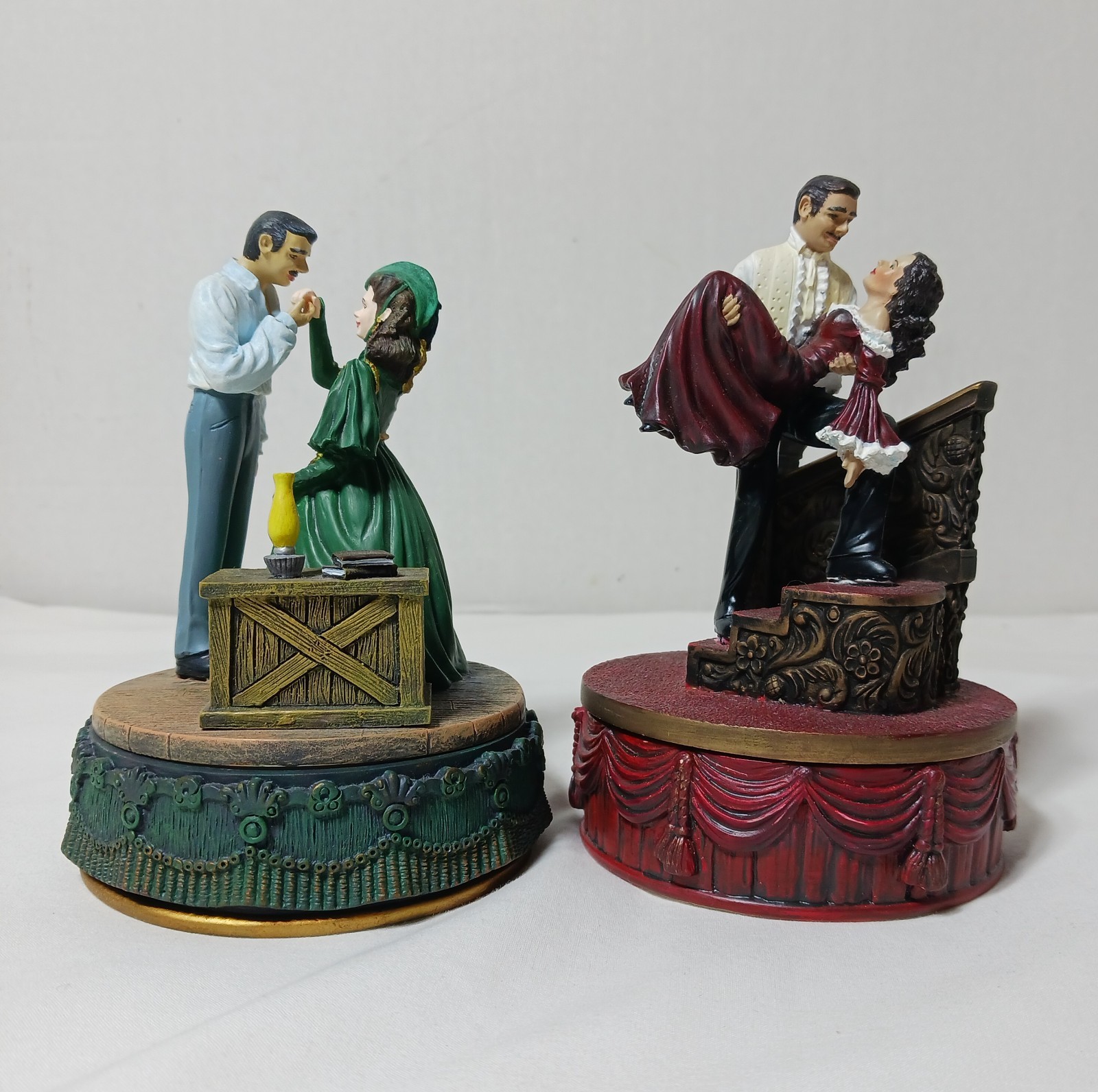 2 vtg Gone With The Wind RHETT & SCARLETT Music Box Figurine THE LEGENDARY LOVE 2 vtg Gone With The Wind RHETT & SCARLETT Music Box Figurine THE LEGENDARY LOVE