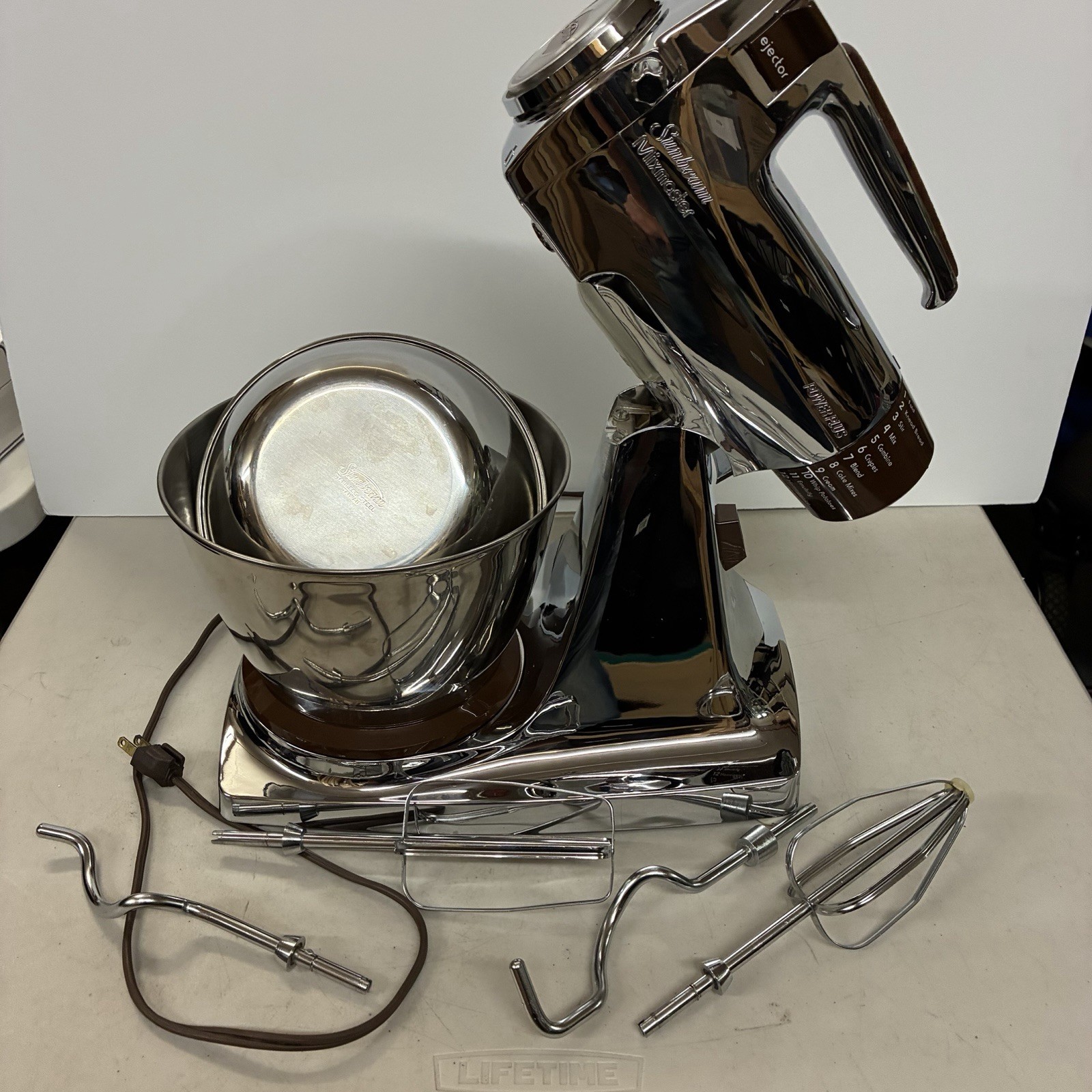 Vintage Sunbeam Mixmaster Power Plus 16-Speed Chrome Stand Mixer w/ Attachments Vintage Sunbeam Mixmaster Power Plus 16-Speed Chrome Stand Mixer w/ Attachments