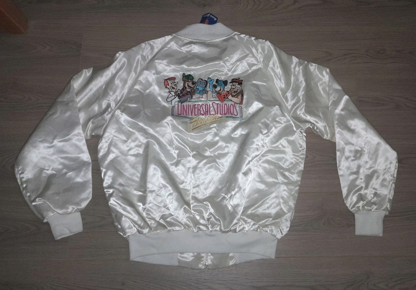 UNIVERSAL STUDIOS FUNTASTIC WORLD OF HANNA-BARBERA VINTAGE JACKET W/ TAGS XL