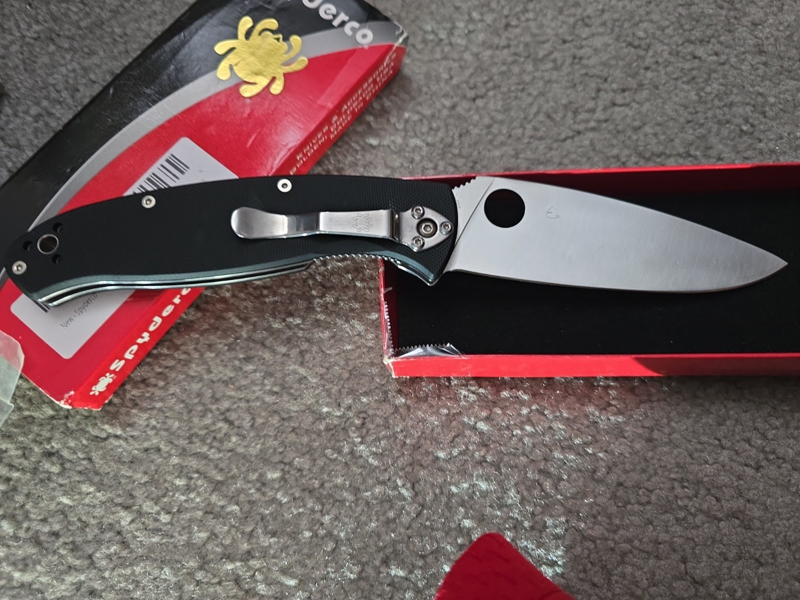 Spyderco C142GP Resilience Plain Edge 8Cr13MoV Folder Black G10 Handle NEW Spyderco C142GP Resilience Plain Edge 8Cr13MoV Folder Black G10 Handle NEW