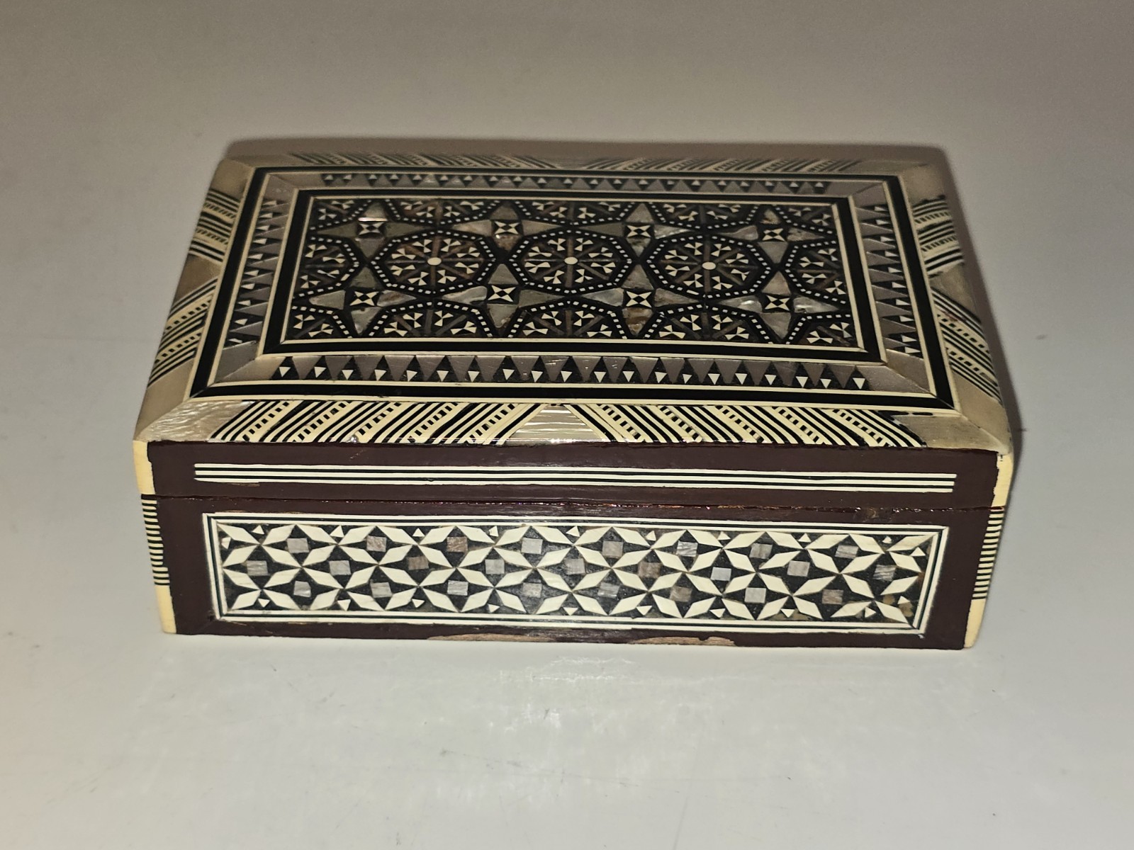 Vtg Middle Eastern Egyptian Style Inlaid Wood Mosaic Trinket Box Boho 6.5” EUC