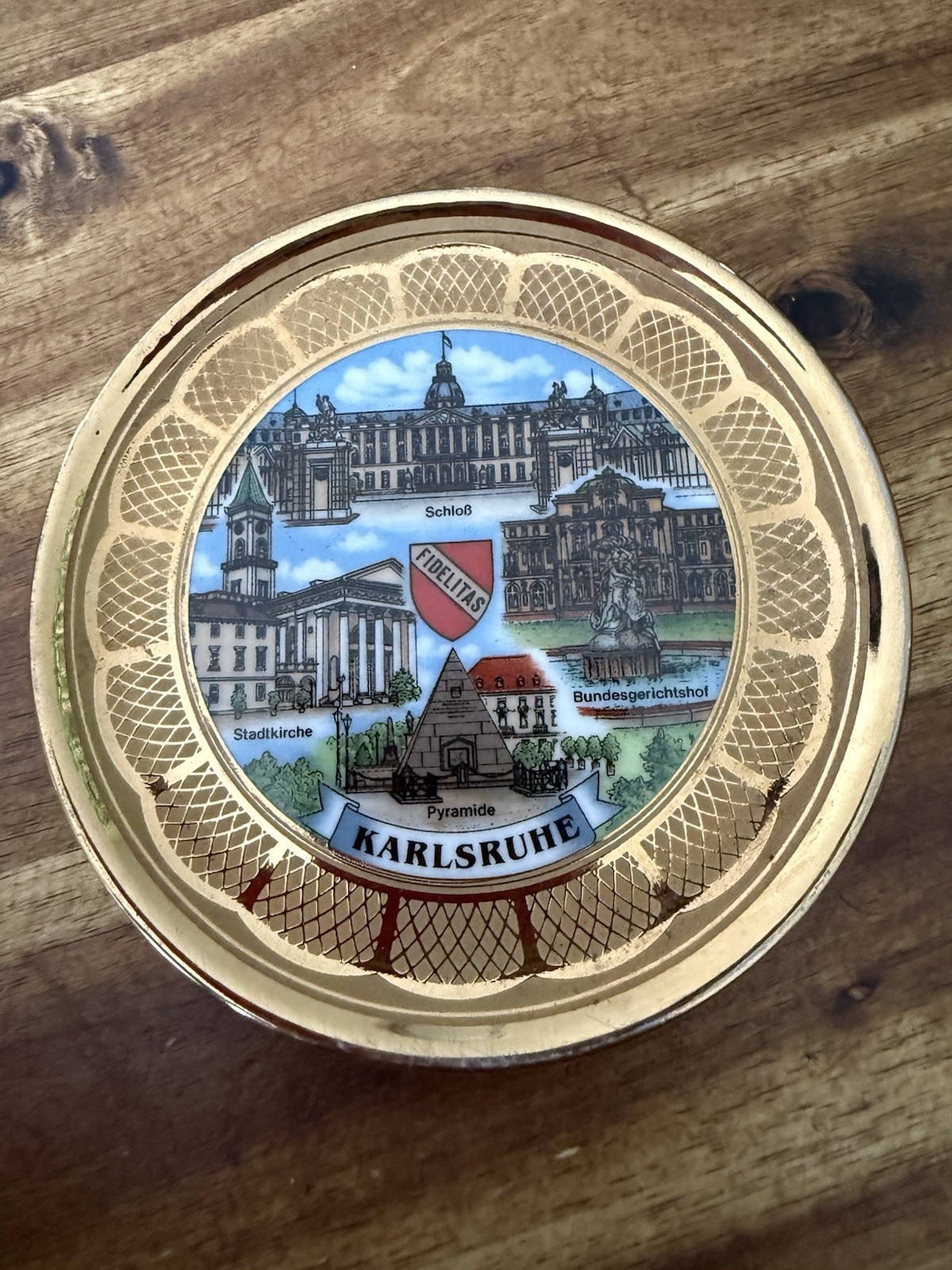 Theo Kuhn Burgeindheim Karlsruhe 22.8karat Goldauflage Plate Theo Kuhn Burgeindheim Karlsruhe 22.8karat Goldauflage Plate