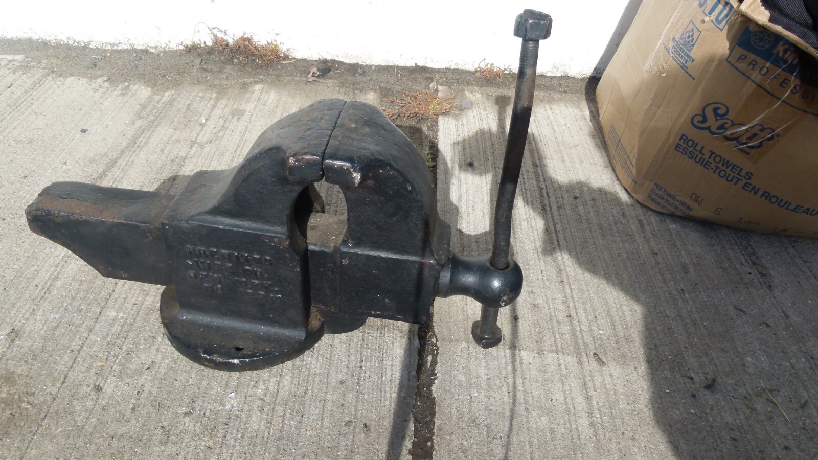 Vintage Prentiss New York No. 182 ½ Swiveling Bench Vise Vintage Prentiss New York No. 182 ½ Swiveling Bench Vise
