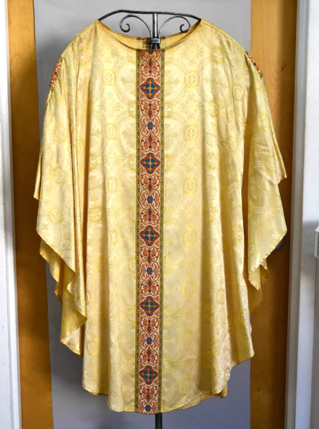 Older Used Gold Vestment By Holy Land Art Co. (V768) chalice co. Older Used Gold Vestment By Holy Land Art Co. (V768) chalice co.