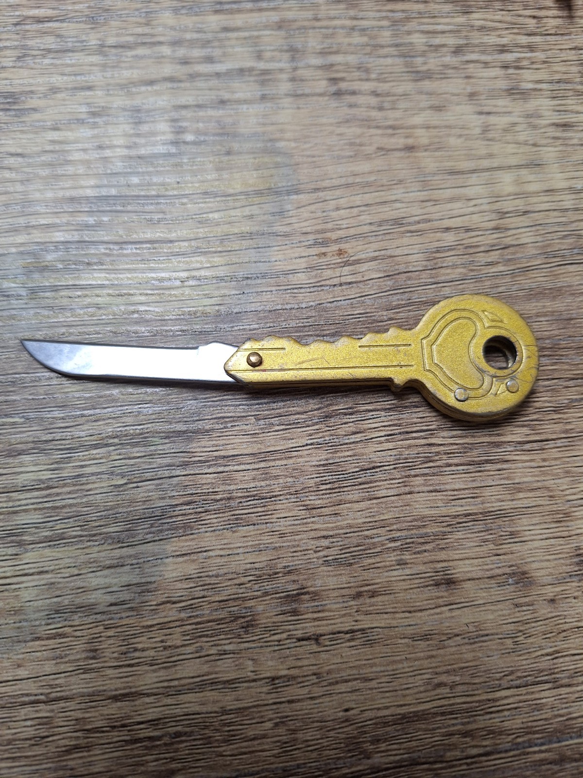 Vintage Key Shaped Folding Pocket Knife Vintage Key Shaped Folding Pocket Knife