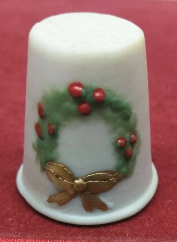 RARE 4L Christmas Red Ornaments Green Wreath 1978 Thimble