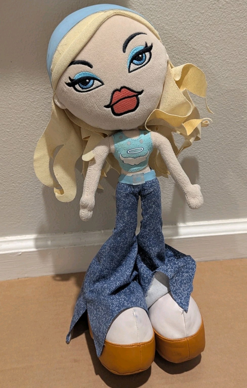 Cloe Bratz 2002 Posable MGA Bean Bag Plush Doll Toy 17\ Cloe Bratz 2002 Posable MGA Bean Bag Plush Doll Toy 17\