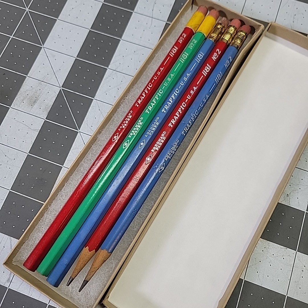 Rare WWII Era Eberhard Faber Traffic 1181 Pencils Lot Unused Variation Grouping