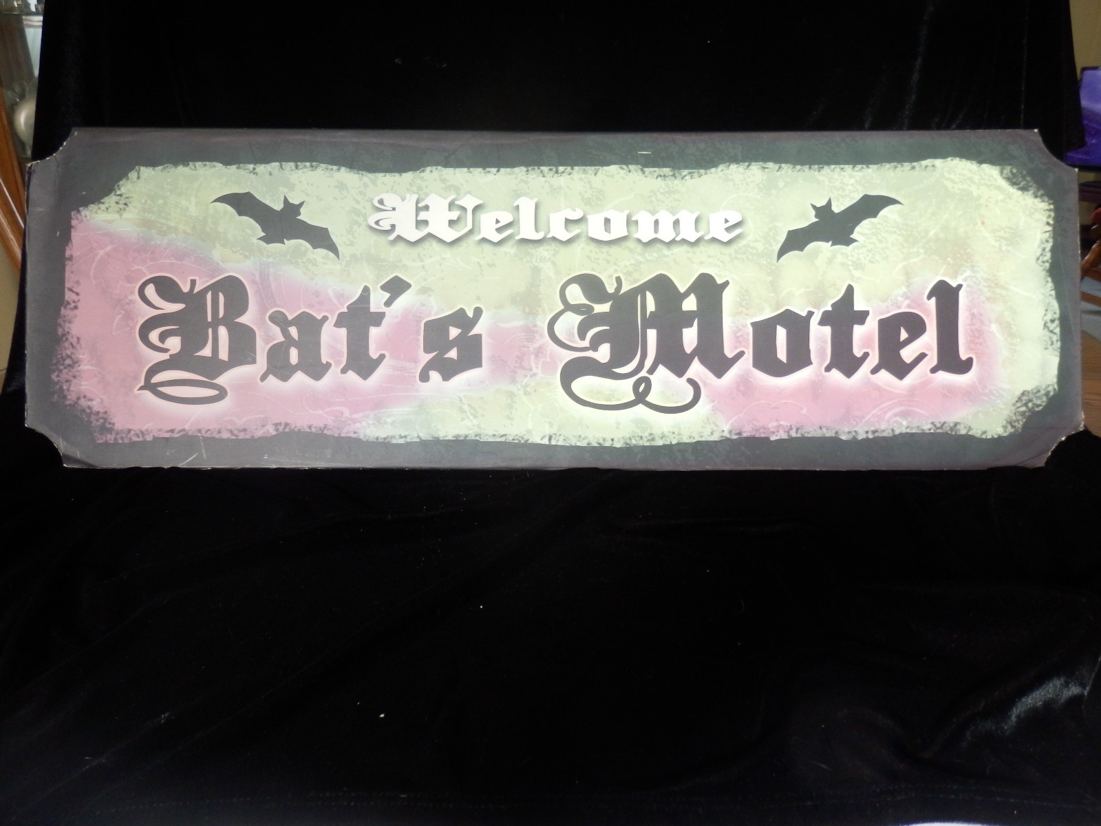 Bat's Motel Novelty Metal Welcome Sign 24 Bat's Motel Novelty Metal Welcome Sign 24