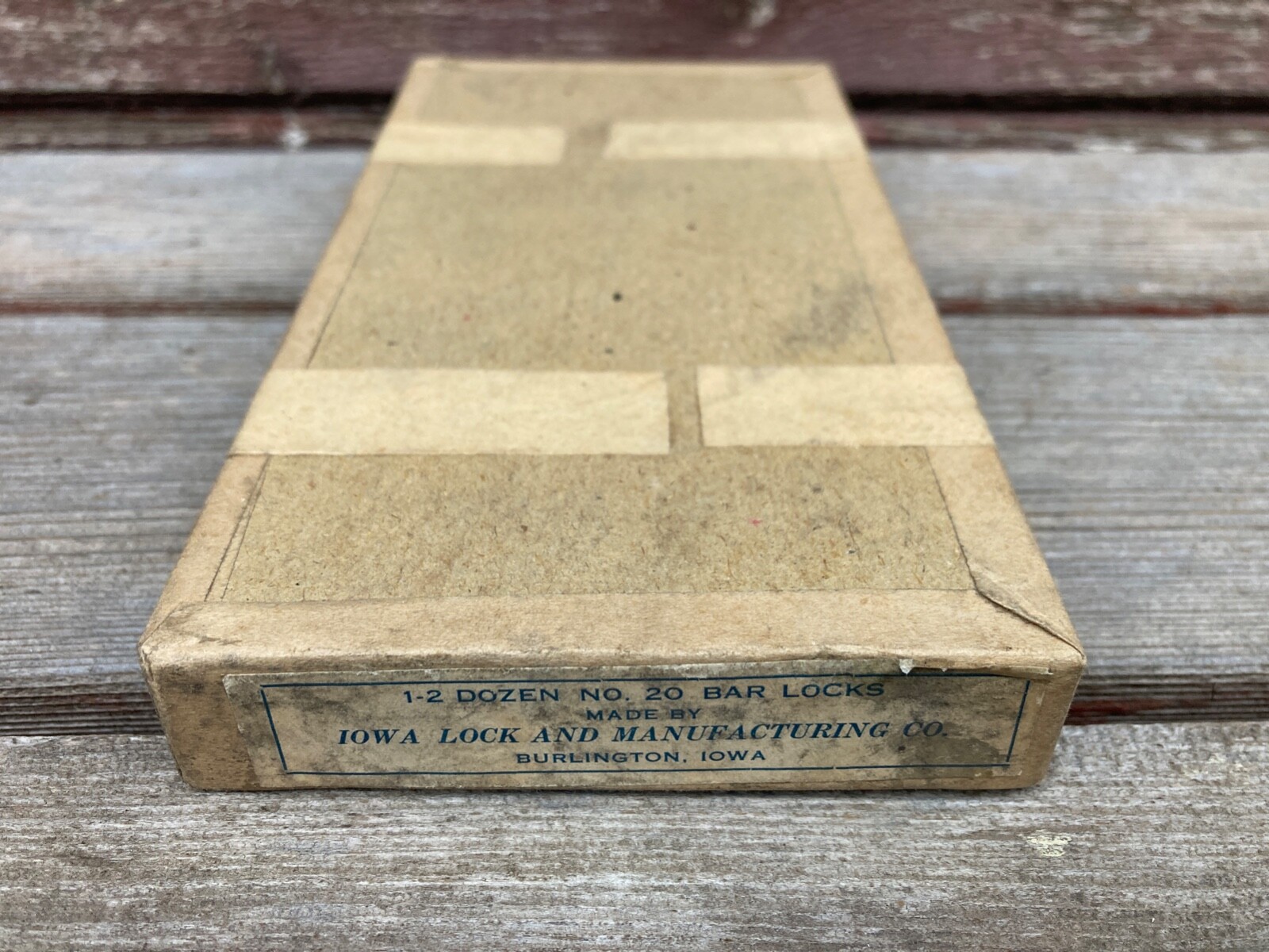 NOS BOX 5 ANTIQUE IOWA LOCK CO COMBINATION LOCK PADLOCK BURLINGTON, IA # 20 BAR NOS BOX 5 ANTIQUE IOWA LOCK CO COMBINATION LOCK PADLOCK BURLINGTON, IA # 20 BAR