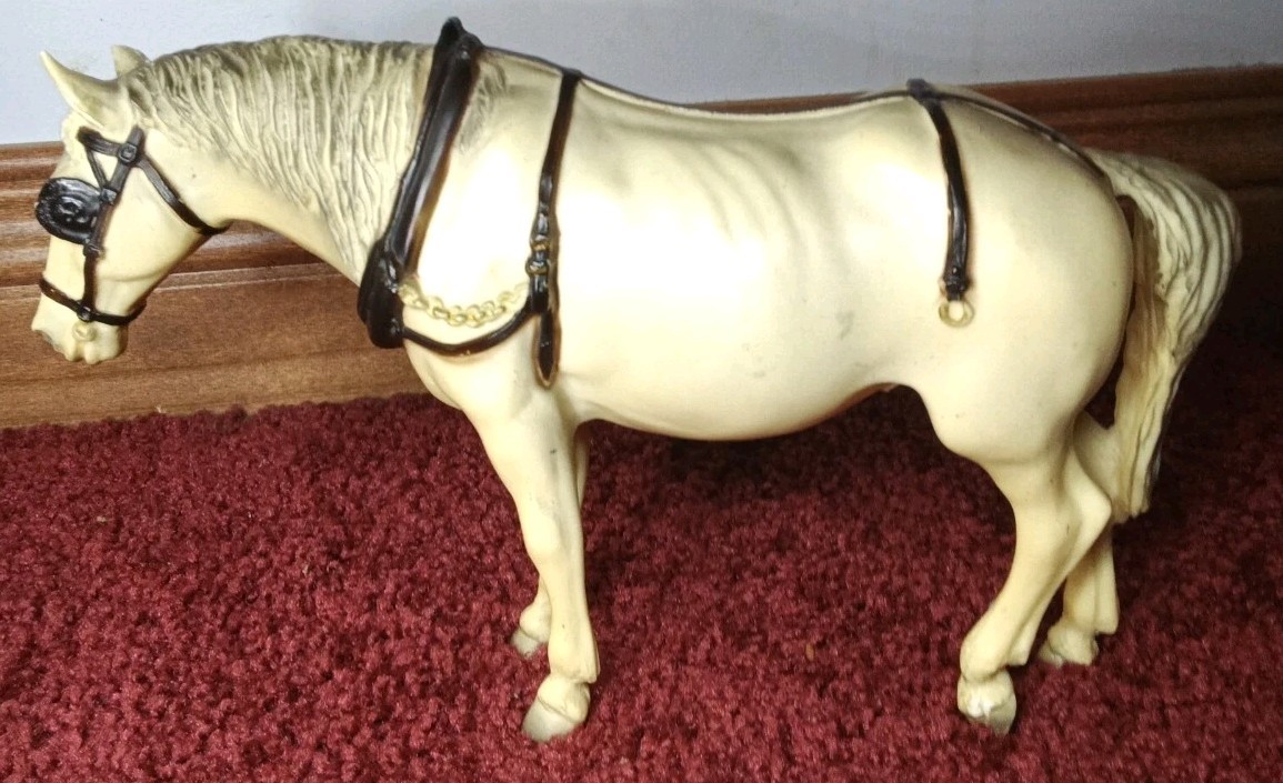 Vintage Breyer Molding Co Old Timer Horse White Grey Alabaster/Yellow Finish 70s Vintage Breyer Molding Co Old Timer Horse White Grey Alabaster/Yellow Finish 70s