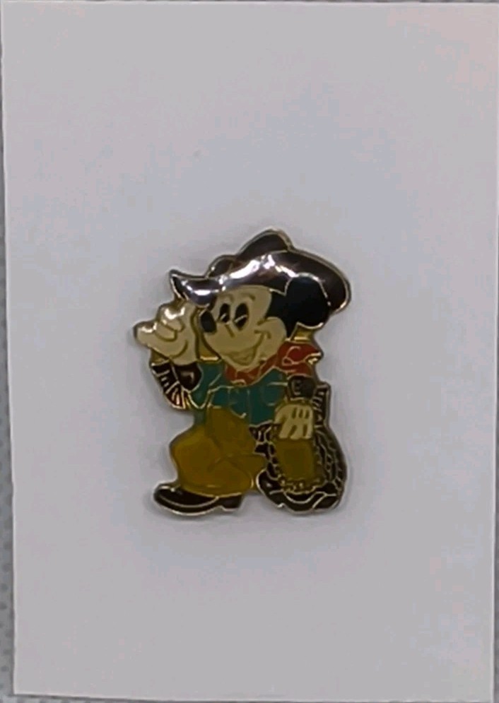 Original Vintage 1980s Pin Badge Disney Mickey Cowboy Lasso Enamel RARE br Original Vintage 1980s Pin Badge Disney Mickey Cowboy Lasso Enamel RARE br