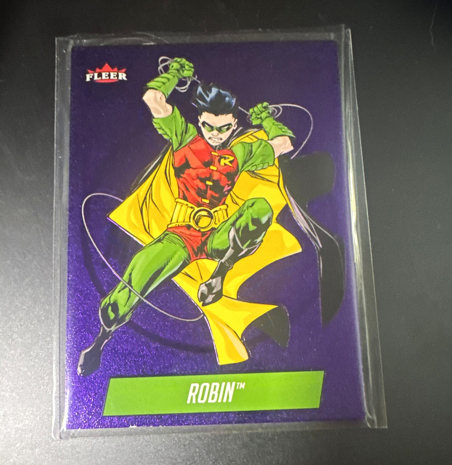 Fleer 2005 Fleer Ultra Superman Purple Medallions Robin Insert Card #M-22 Fleer 2005 Fleer Ultra Superman Purple Medallions Robin Insert Card #M-22