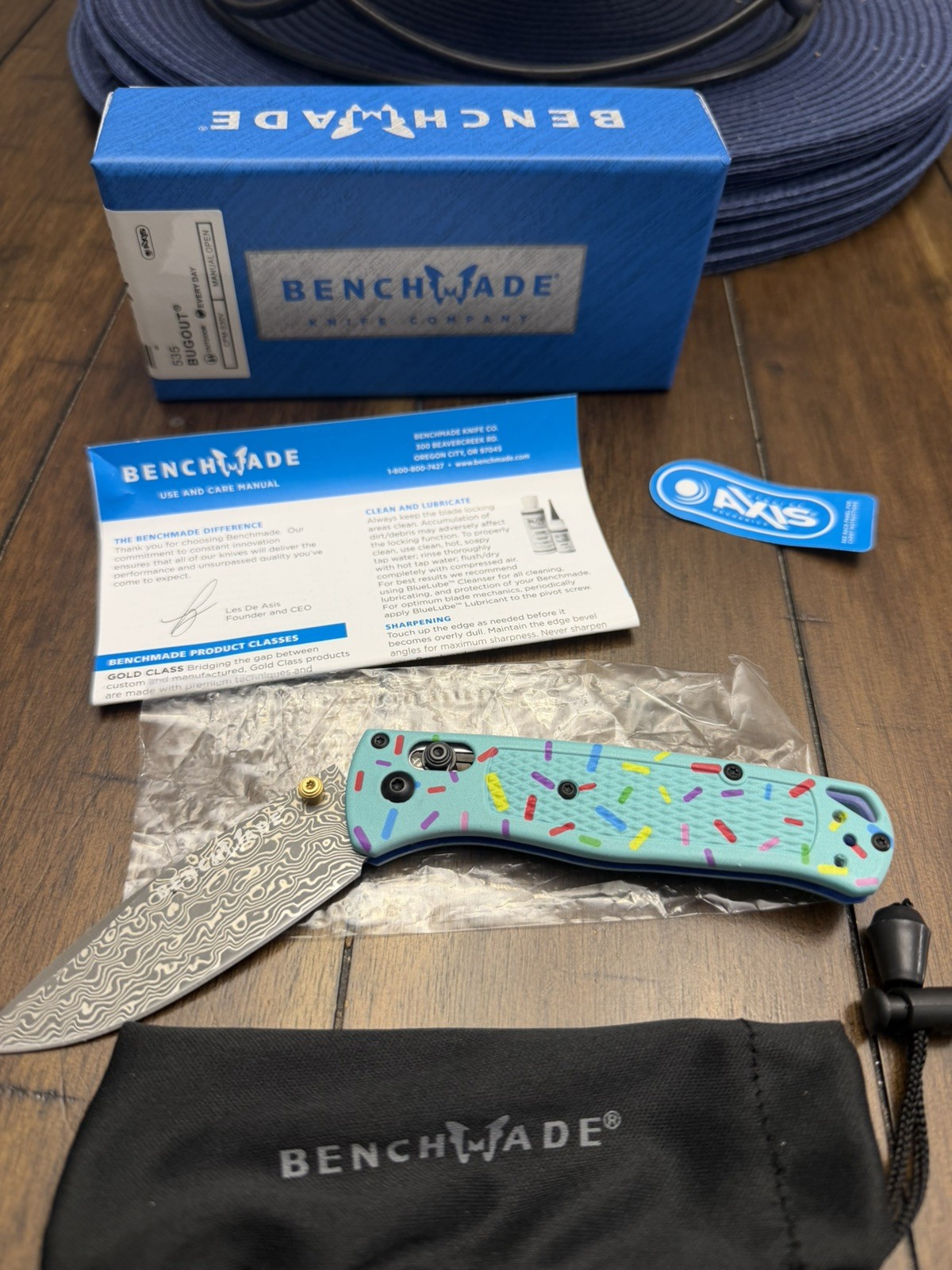 Benchmade 535 Bugout Donut Sprinkle Blue Cpm S30v Lock Custom EDC Knife Benchmade 535 Bugout Donut Sprinkle Blue Cpm S30v Lock Custom EDC Knife