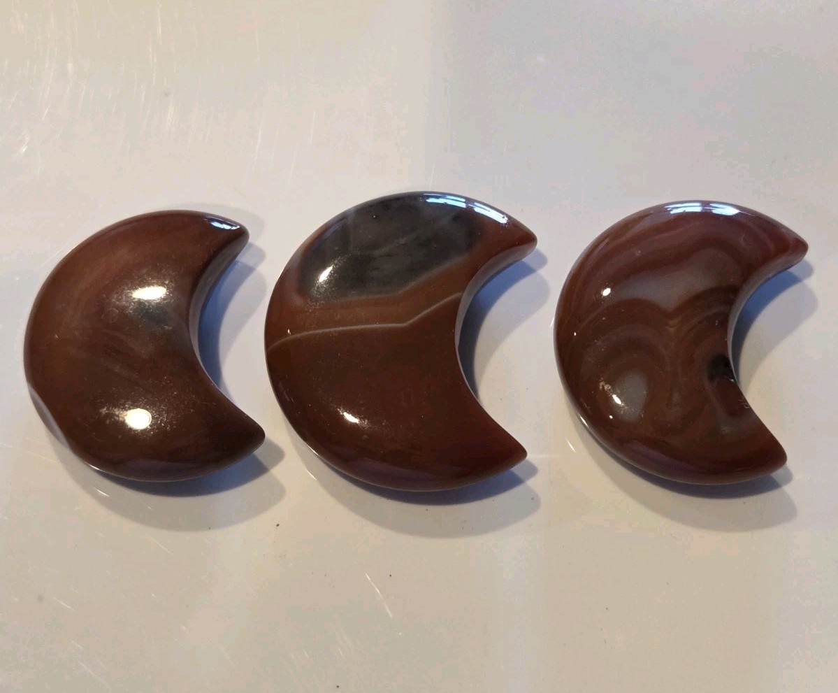 KCGS 3pc Carnelian Stone Moon Carving Quartz Crystal Specimen 136g #0190 KCGS 3pc Carnelian Stone Moon Carving Quartz Crystal Specimen 136g #0190