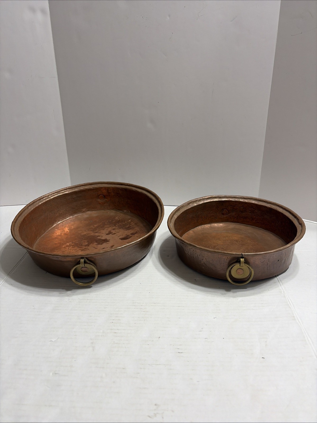 Set Of 2 VTG John Somers Round Hammered Copper Pans w/ Ring Handles AS IS Set Of 2 VTG John Somers Round Hammered Copper Pans w/ Ring Handles AS IS