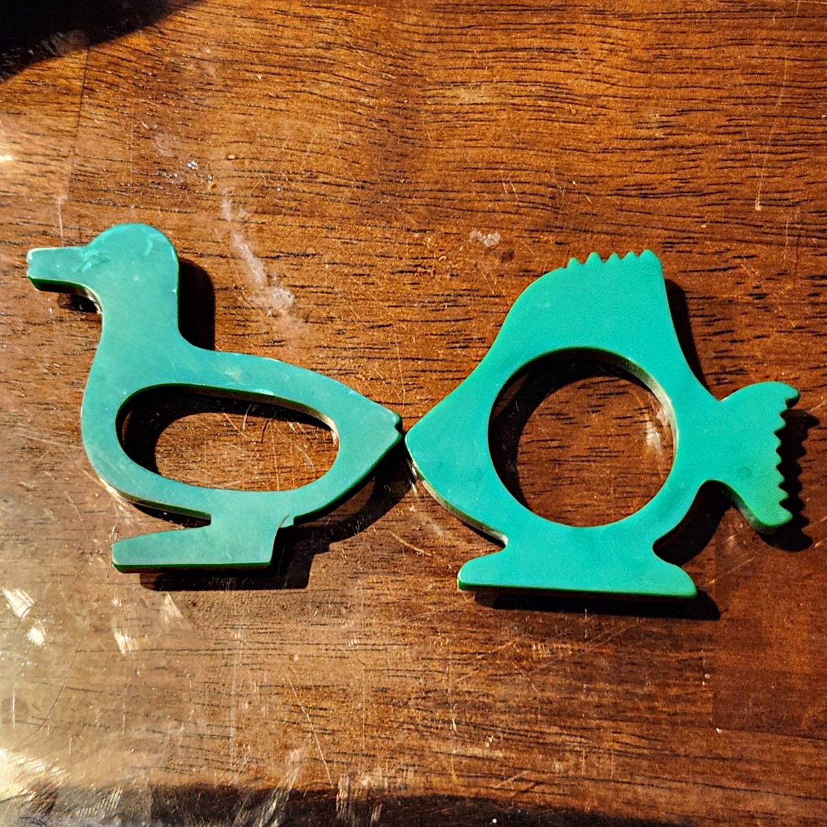 Vintage green bakelite duck fish napkin ring Semichrome tested Vintage green bakelite duck fish napkin ring Semichrome tested