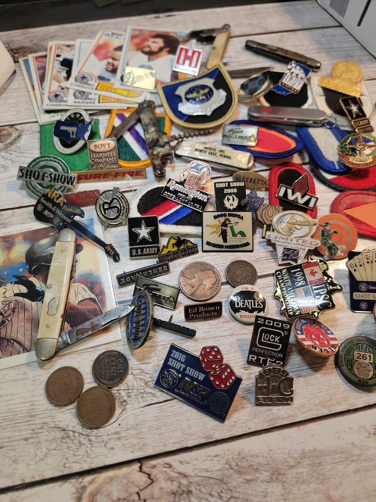 Vintage estate junk drawer lot Knives, Patches, Coins And More. Vintage estate junk drawer lot Knives, Patches, Coins And More.