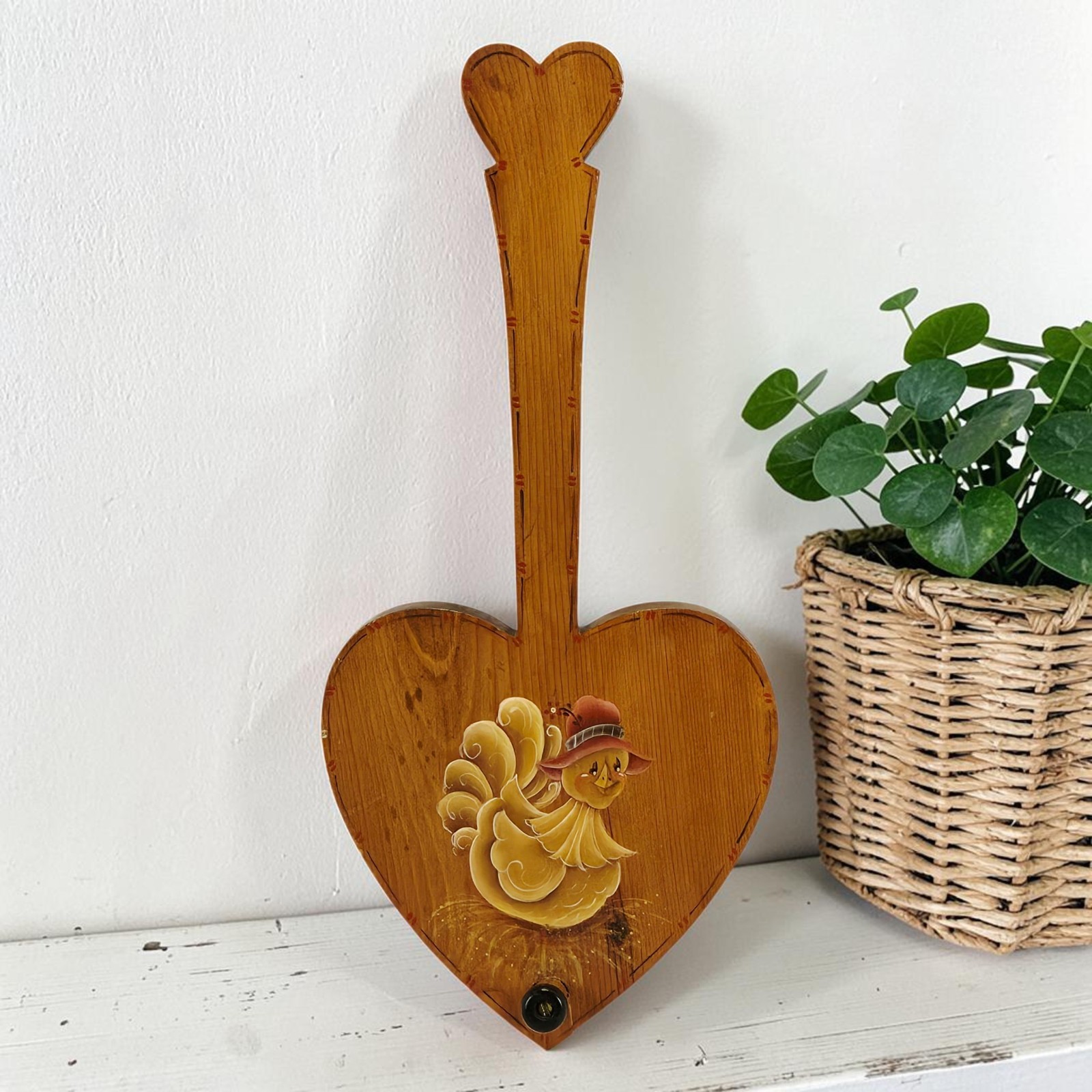 VTG Hand Painted Wood Heart Wall Hanging Hook Chicken Hen On Nest 12\