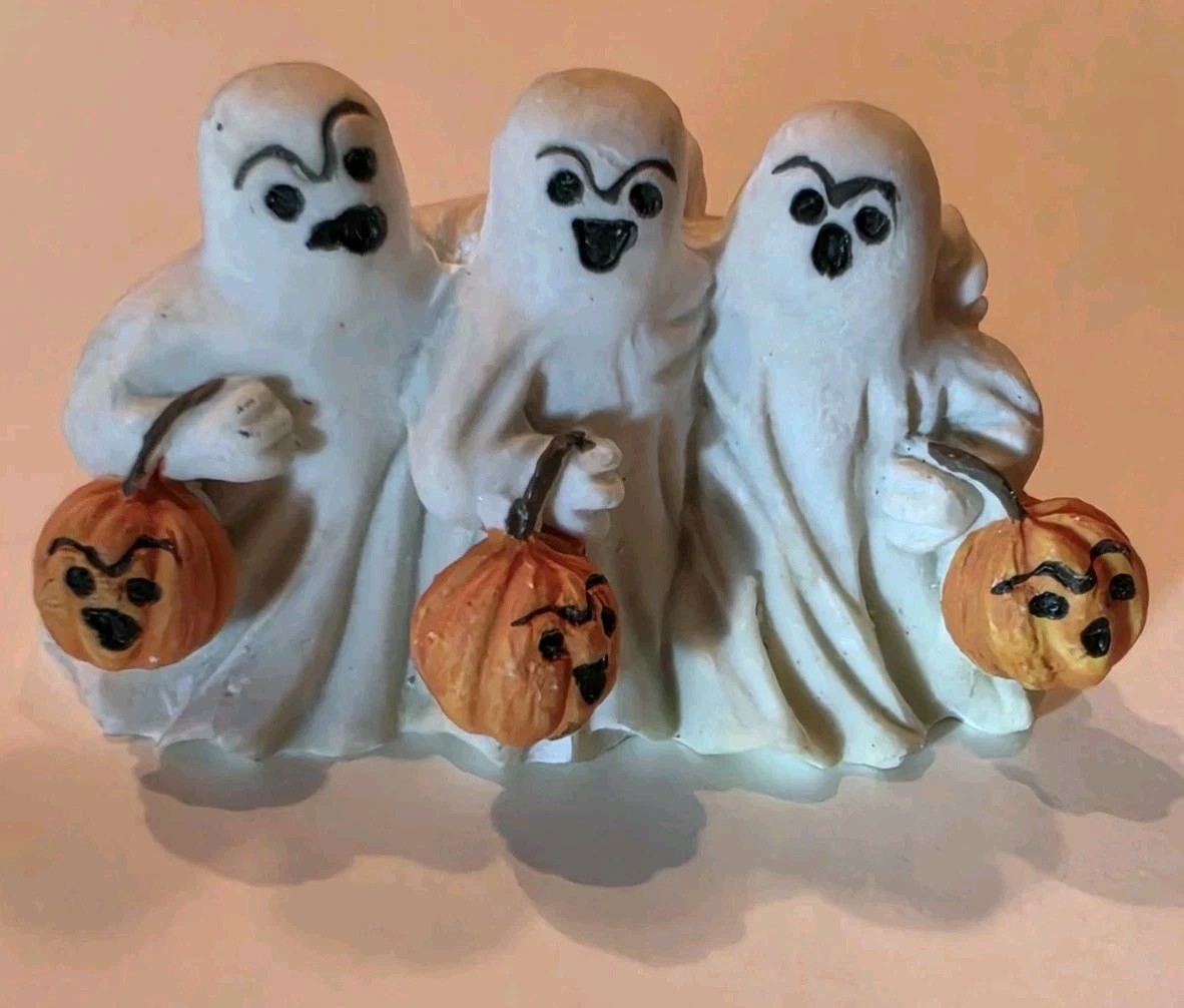 Vintage Ceramic Halloween Trio Of Ghosts 2-3/4” X 1-3/4” Vintage Ceramic Halloween Trio Of Ghosts 2-3/4” X 1-3/4”