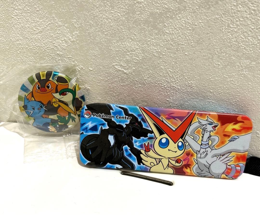 Pokemon 2011 Victini Zekrom Reshiram Bandage Rare Pokémon Center Item (Ages 14+)