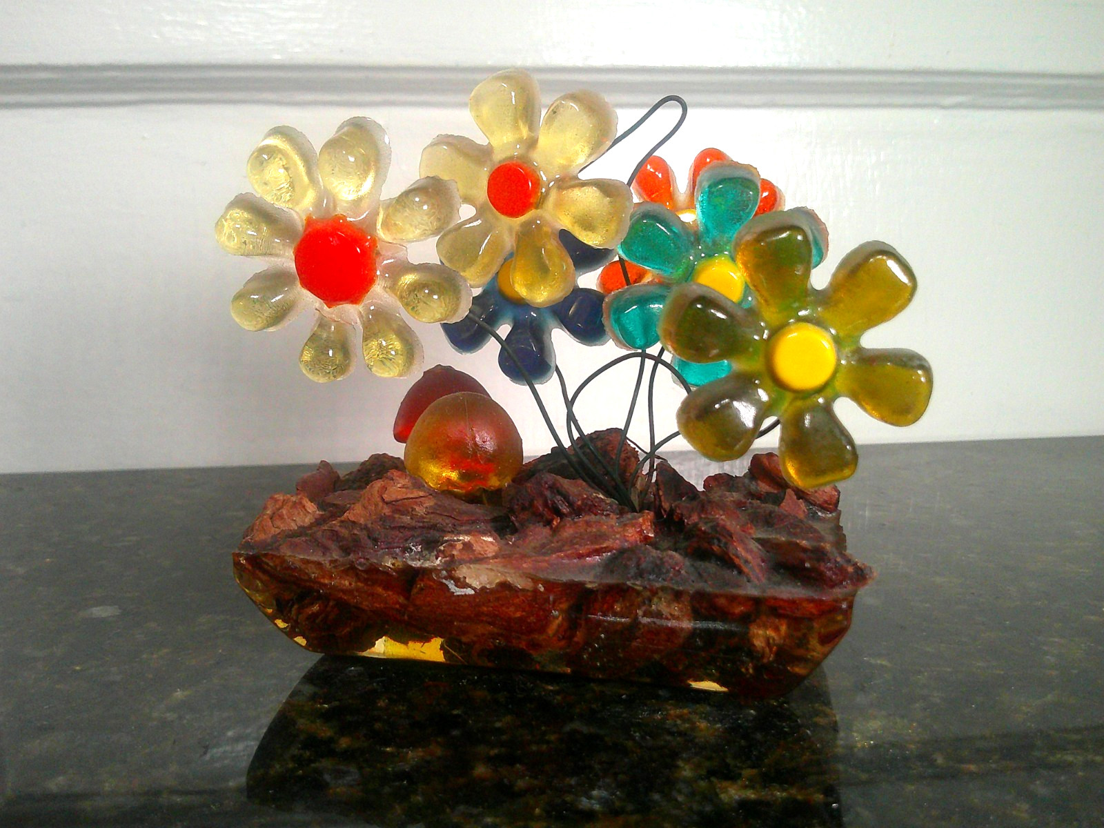 Vintage Mod 60s Lucite Acrylic Daisy Flower Sculpture Mushrooms Bark Vintage Mod 60s Lucite Acrylic Daisy Flower Sculpture Mushrooms Bark