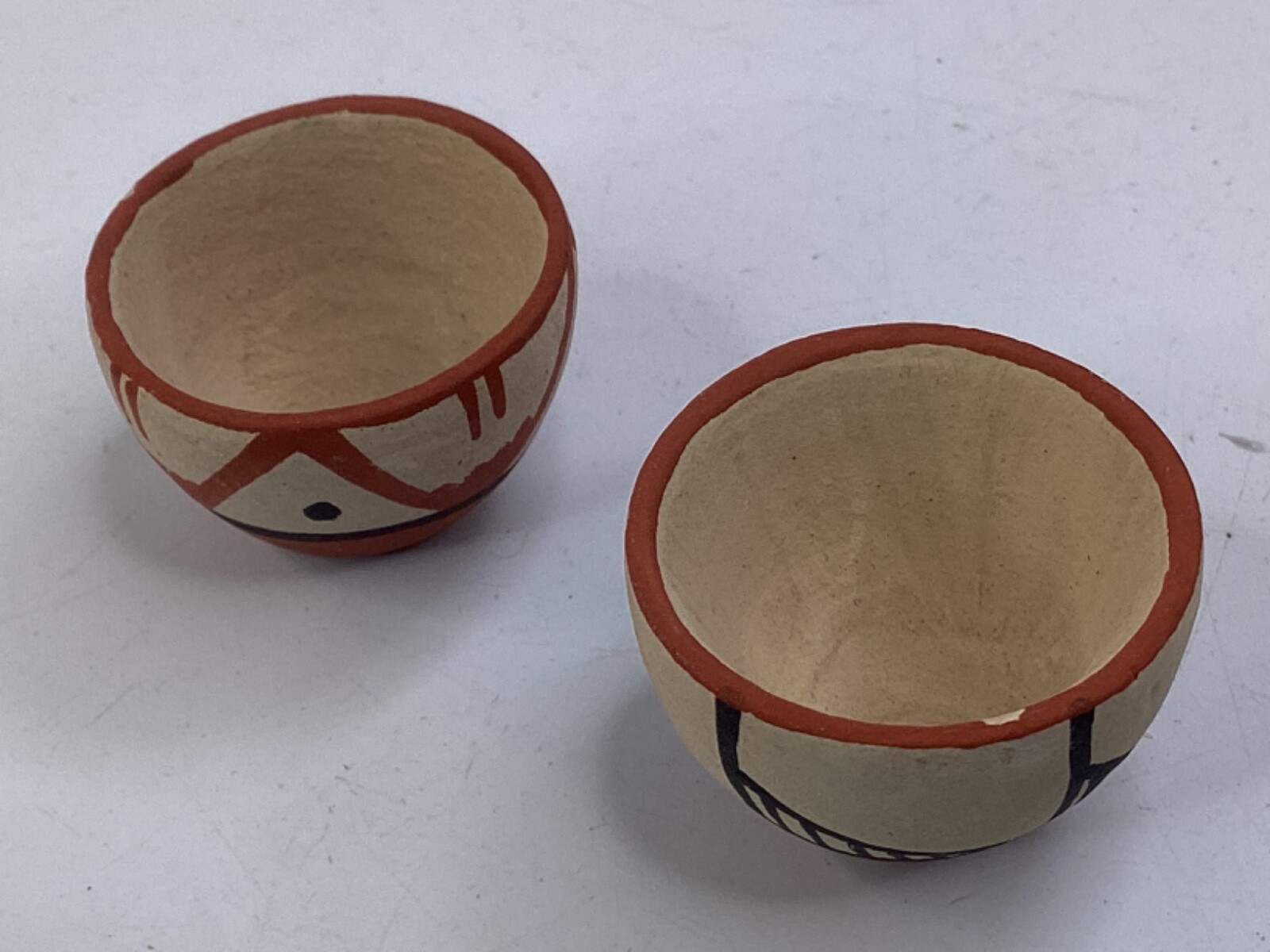 2 miniature tiny signed Jemez Virginia Chinana Pueblo Native American bowl (b4) 2 miniature tiny signed Jemez Virginia Chinana Pueblo Native American bowl (b4)