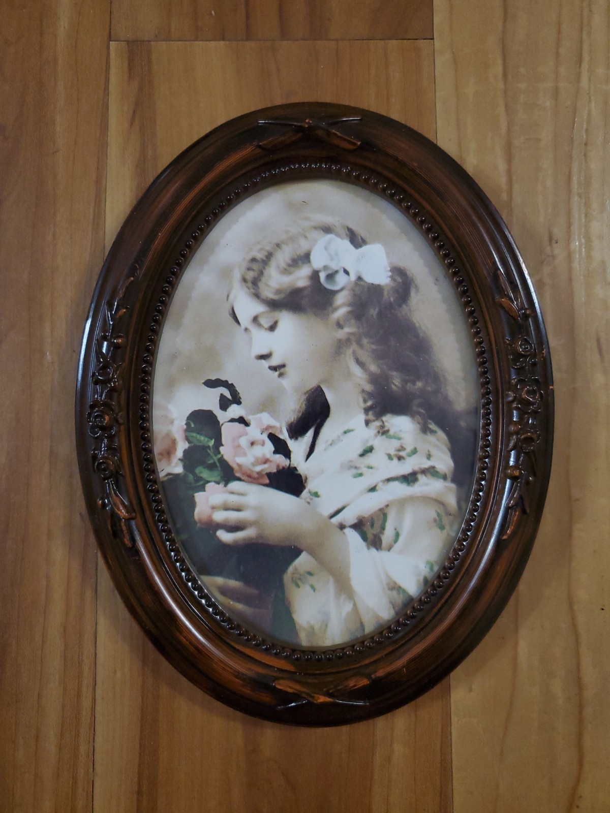 Vintage Victorian Style Oval Picture Frame Girl Bouquet Portrait Decor 8.5x6.5 Vintage Victorian Style Oval Picture Frame Girl Bouquet Portrait Decor 8.5x6.5