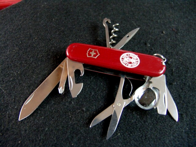 VICTORINOX EXPLORER-EAGLE SCOUT-BOY SCOUTS OF AMERICA-SWISS ARMY KNIFE-EXCELLENT