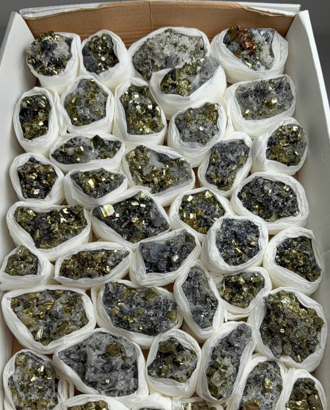 Quartz, Pyrite, Sphalerite & Galena Mineral Lot – 40 Pieces Quartz, Pyrite, Sphalerite & Galena Mineral Lot – 40 Pieces
