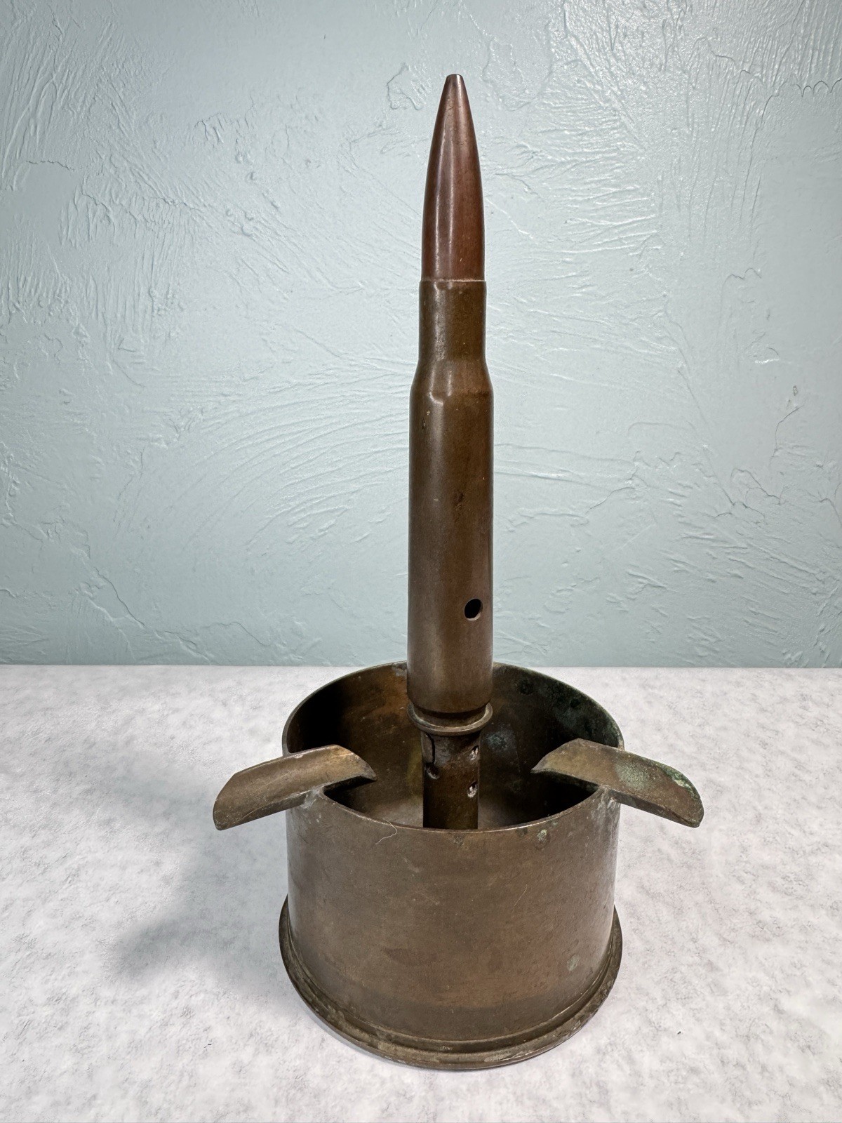 VINTAGE ORIGINAL 1943 WW2 TRENCH ART ASHTRAY VINTAGE ORIGINAL 1943 WW2 TRENCH ART ASHTRAY