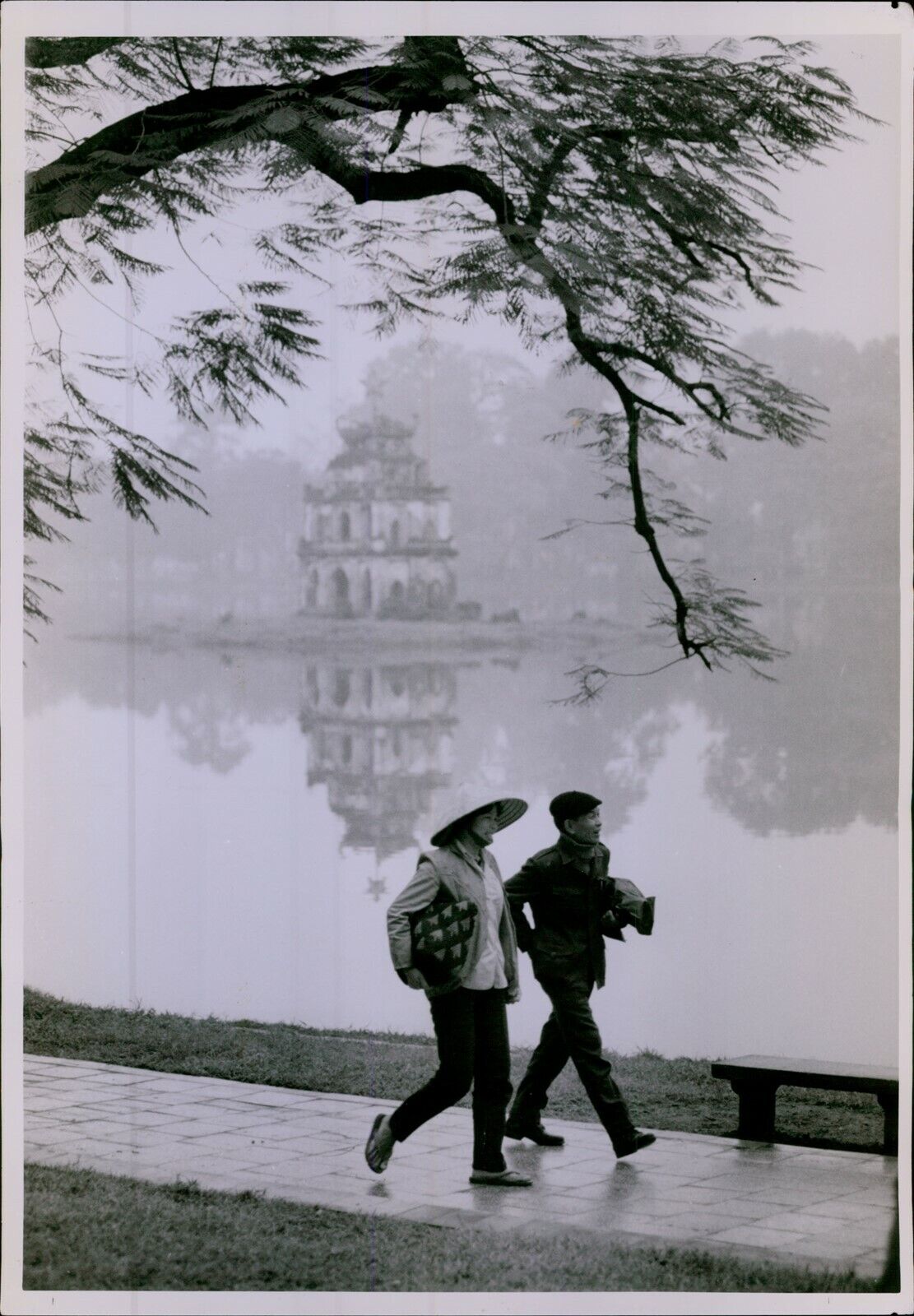 LG796 1990 Original Photo HANOI VIETNAM Peaceful Walking Path Temple Waters