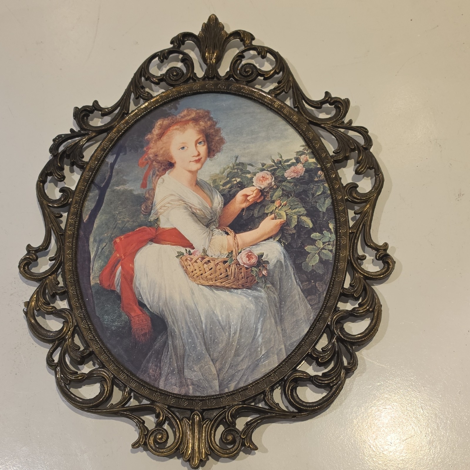 VTG Italian Ornate Metal Oval Photo Frame Gold Antique Brass. 12 x 16 Italy VTG Italian Ornate Metal Oval Photo Frame Gold Antique Brass. 12 x 16 Italy