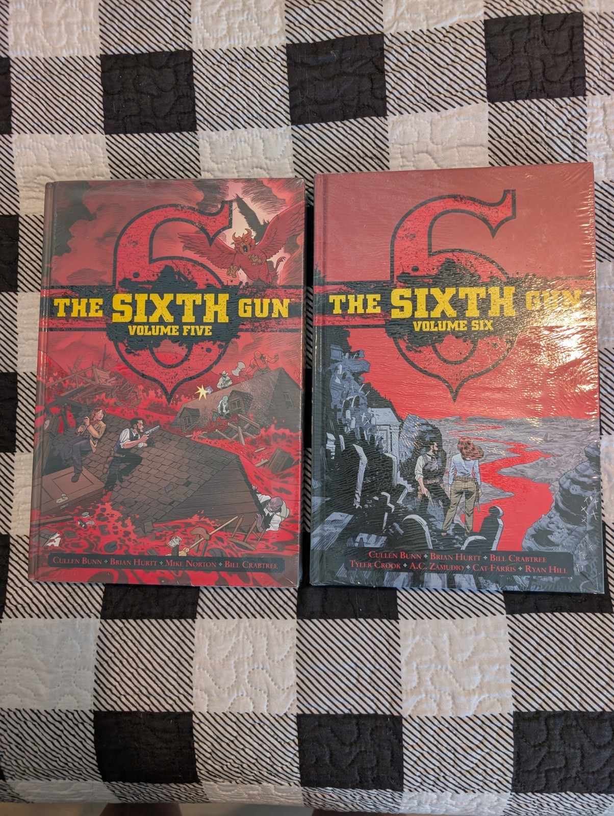The Sixth Gun Vol 5 & 6 Deluxe Edition HC Set Cullen Bunn Oni Press - Sealed The Sixth Gun Vol 5 & 6 Deluxe Edition HC Set Cullen Bunn Oni Press - Sealed