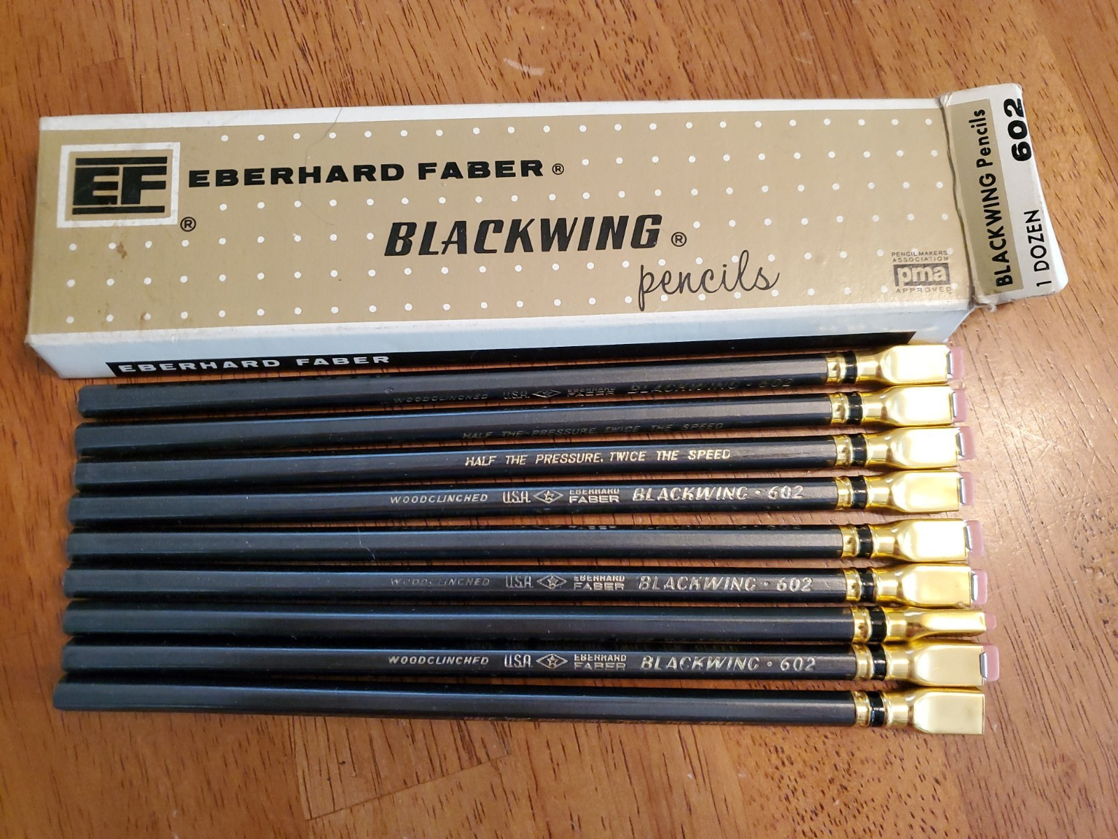 9 Eberhard Faber Blackwing 602 Wood Pencils in a Collectible Box Vintage *READ 9 Eberhard Faber Blackwing 602 Wood Pencils in a Collectible Box Vintage *READ